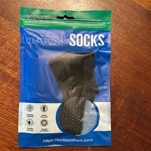 NEW COMPRESSION SOCKS .SEAMLESS & FLAT